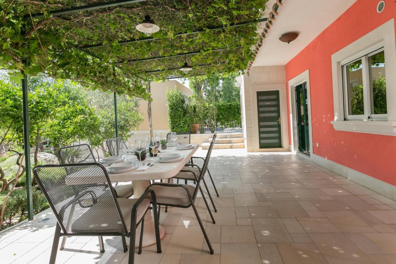 Apartment Vila Volicija Makarska Exterior foto